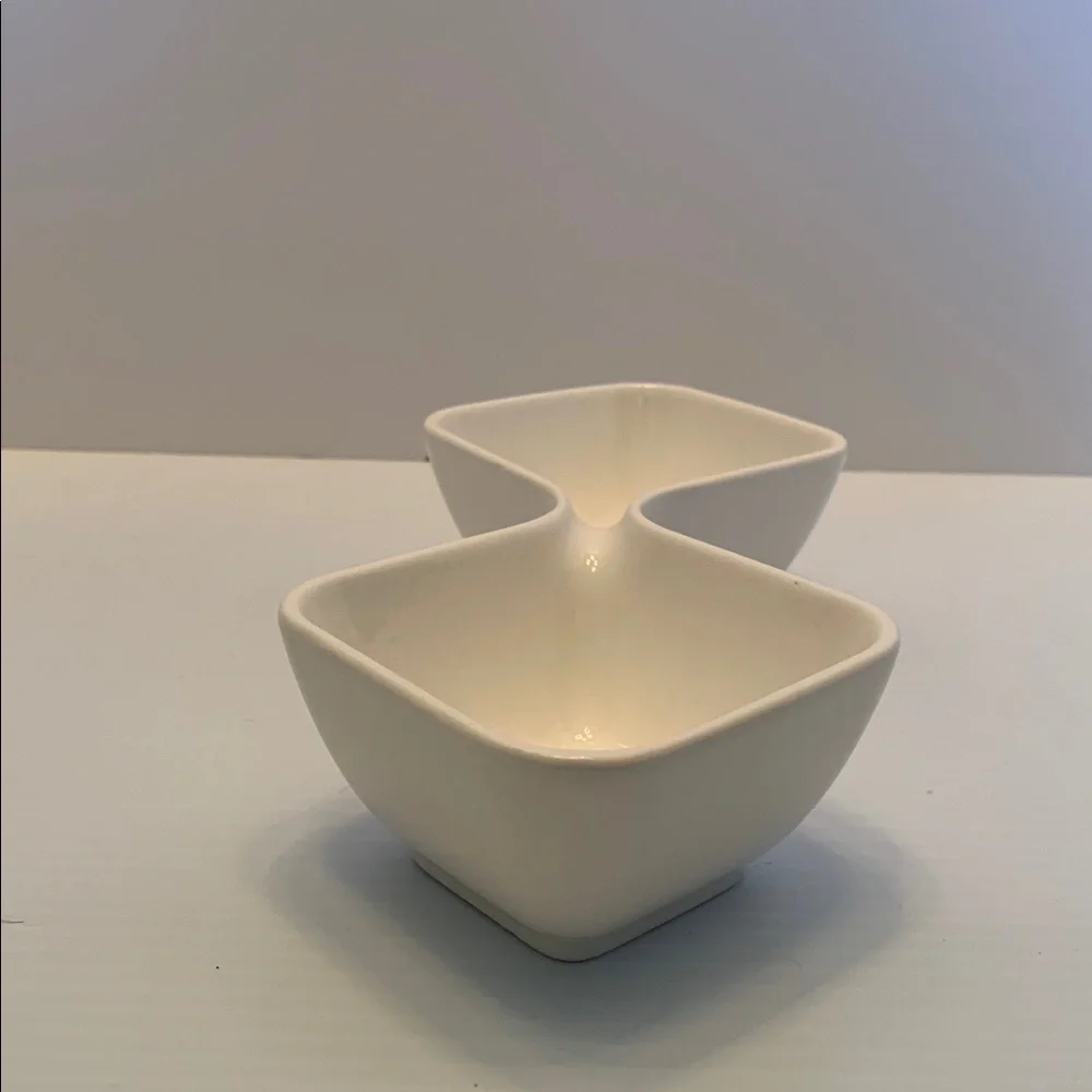 10 Strawberry Street Double Condiment Serving Bowl